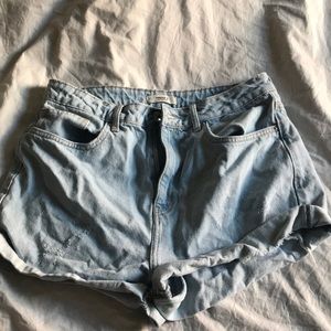 High waist ripped jeans